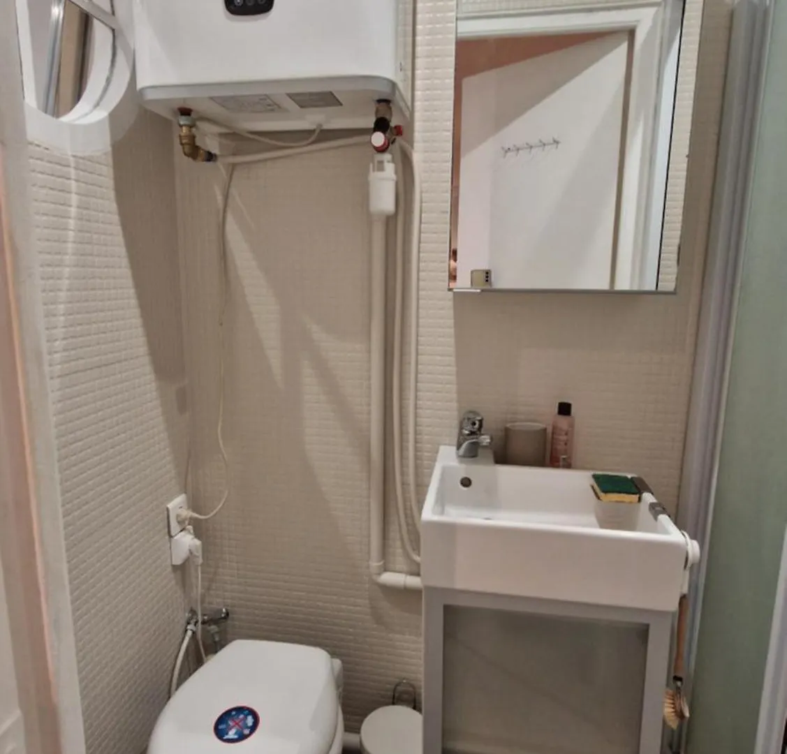 Michel Ange Homestay Paris